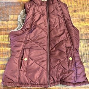 Women's Warm Quilted Vest - Burgundy